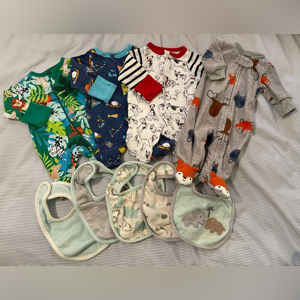 Bundle lot of 4 PREEMIE baby boy/gender neutral sleepers and 5 bibs.